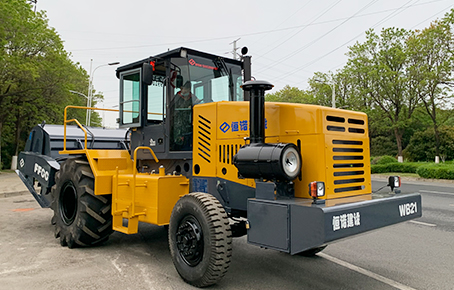 WB21穩定土拌和機 康明斯動力 國三（sān）電噴（pēn）